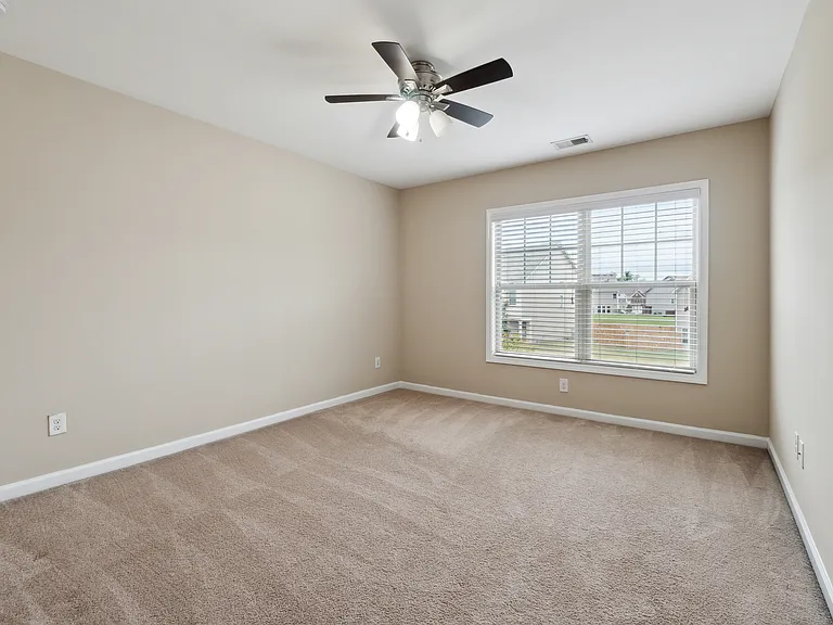 1190 Hampton Oaks Dr — Photo 18