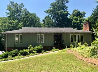 3200 Springside Dr, Clemmons, NC 27012