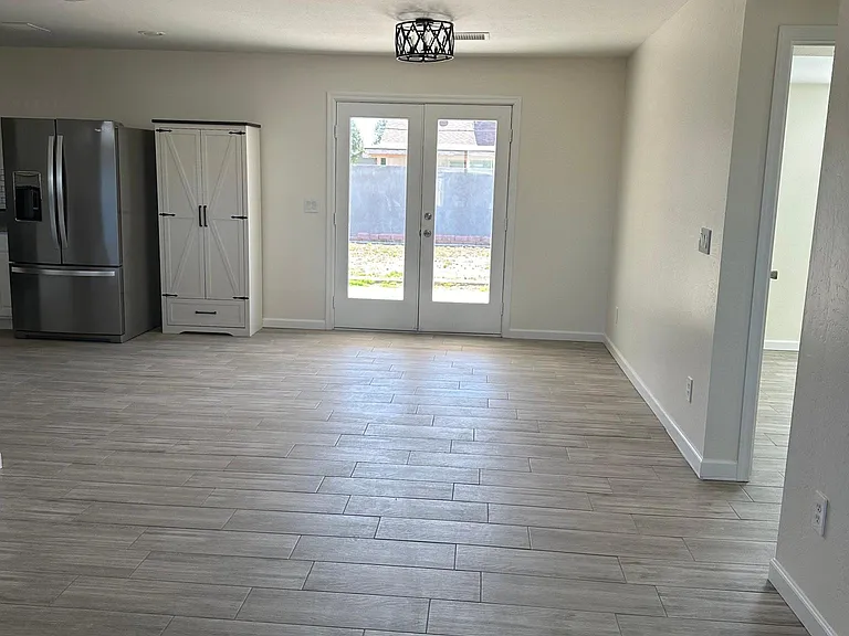 6834 S 43rd Pl — Photo 8