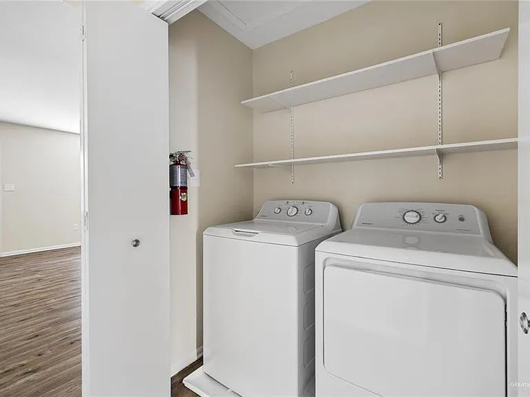 1105 W Stubbs St #C — Photo 11