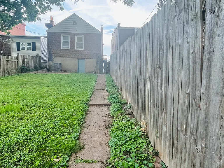 4985 Arsenal St — Photo 22