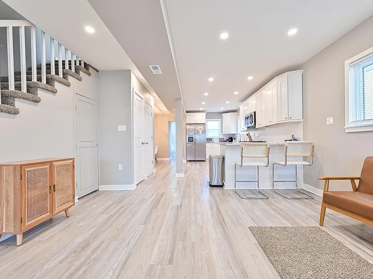 203 N Somerset Ave — Photo 11