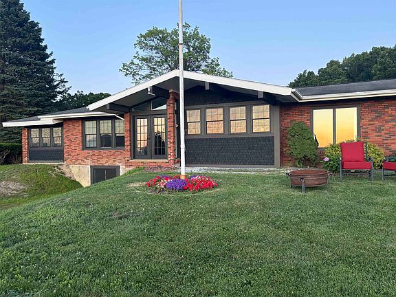 3rd image of 616 Sheldon Road