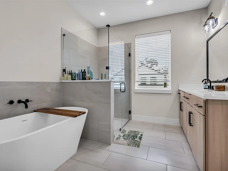 5303 Donovan Gardens Ln — Photo 17