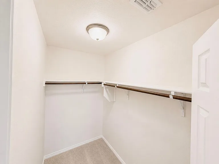 4533 Greenham Ln — Photo 15
