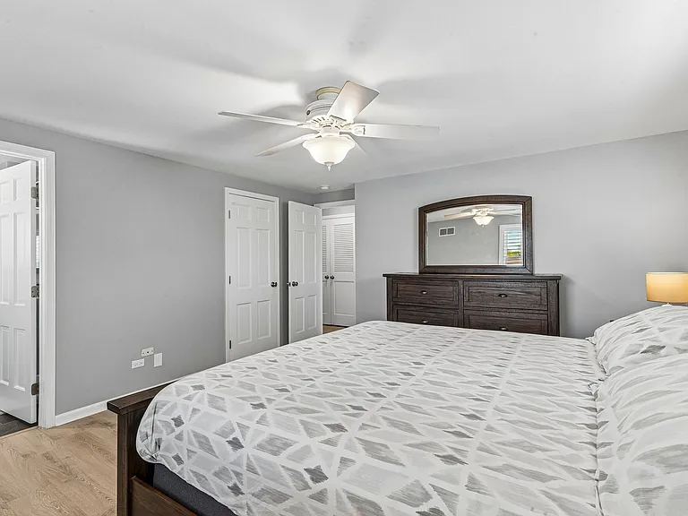 509 Ticonderoga Ln — Photo 32