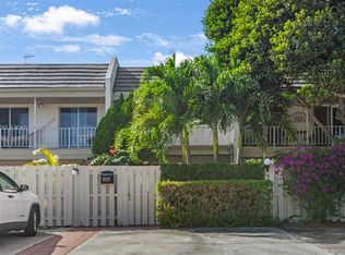 8218 SW 82nd Ct, Miami, FL 33143