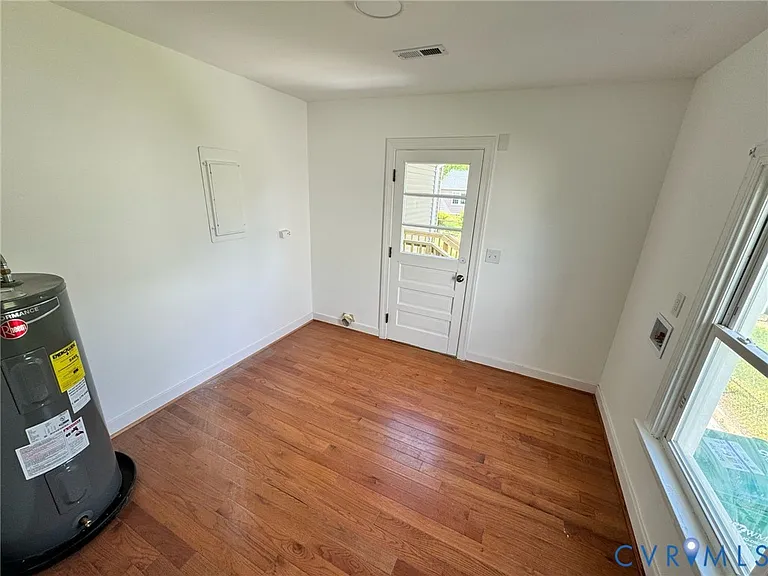 2922 Lincoln Ave — Photo 10
