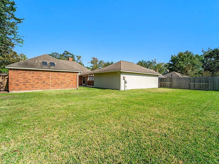 15214 Park Estates Ln — Photo 18