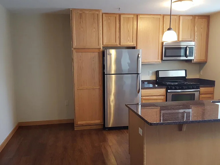 Eat-in kitchen