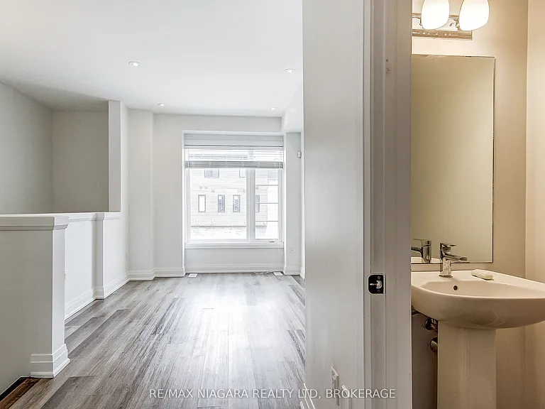 461 Blackburn Dr — Photo 14