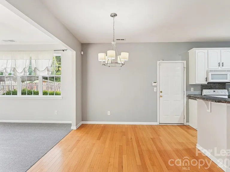 14417 Laurel Tree Ln — Photo 10