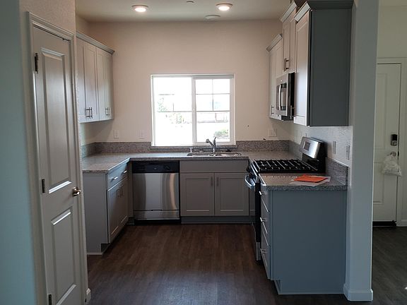 5th image of 751 Richie Way