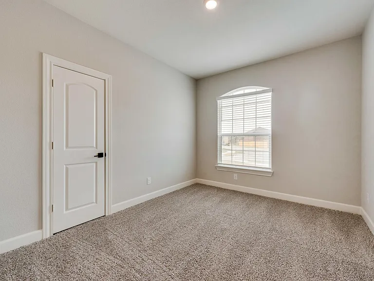 800 Jackel Dr — Photo 10