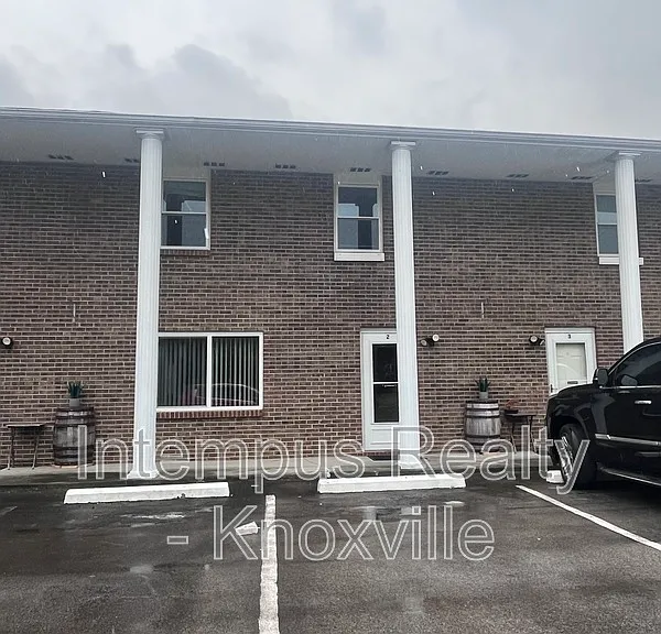 405 Iroquois Ln #2 — Photo 2