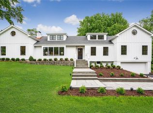 10 Mohegan Rd, Larchmont, NY 10538