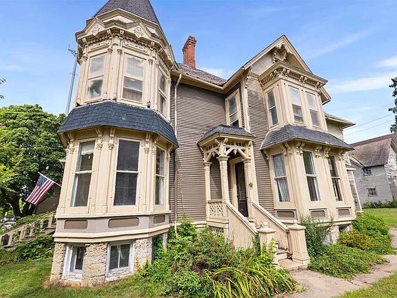 4th image of 222 S 1st St