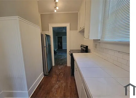 2 bed, 1558 sqft, $925 — Photo 4