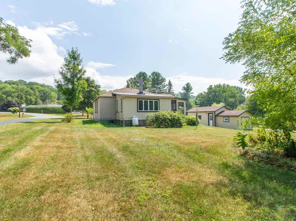 573 Sias Avenue, Newport City, VT 05855