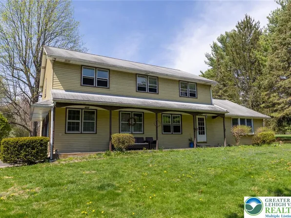 255 Park Dr W, Kintnersville, PA 18930