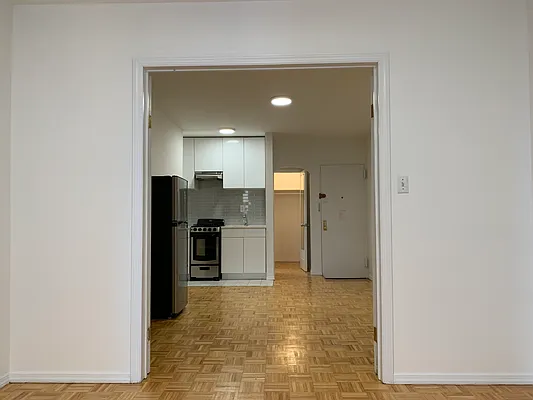 Rented by Buchbinder & Warren | media 13