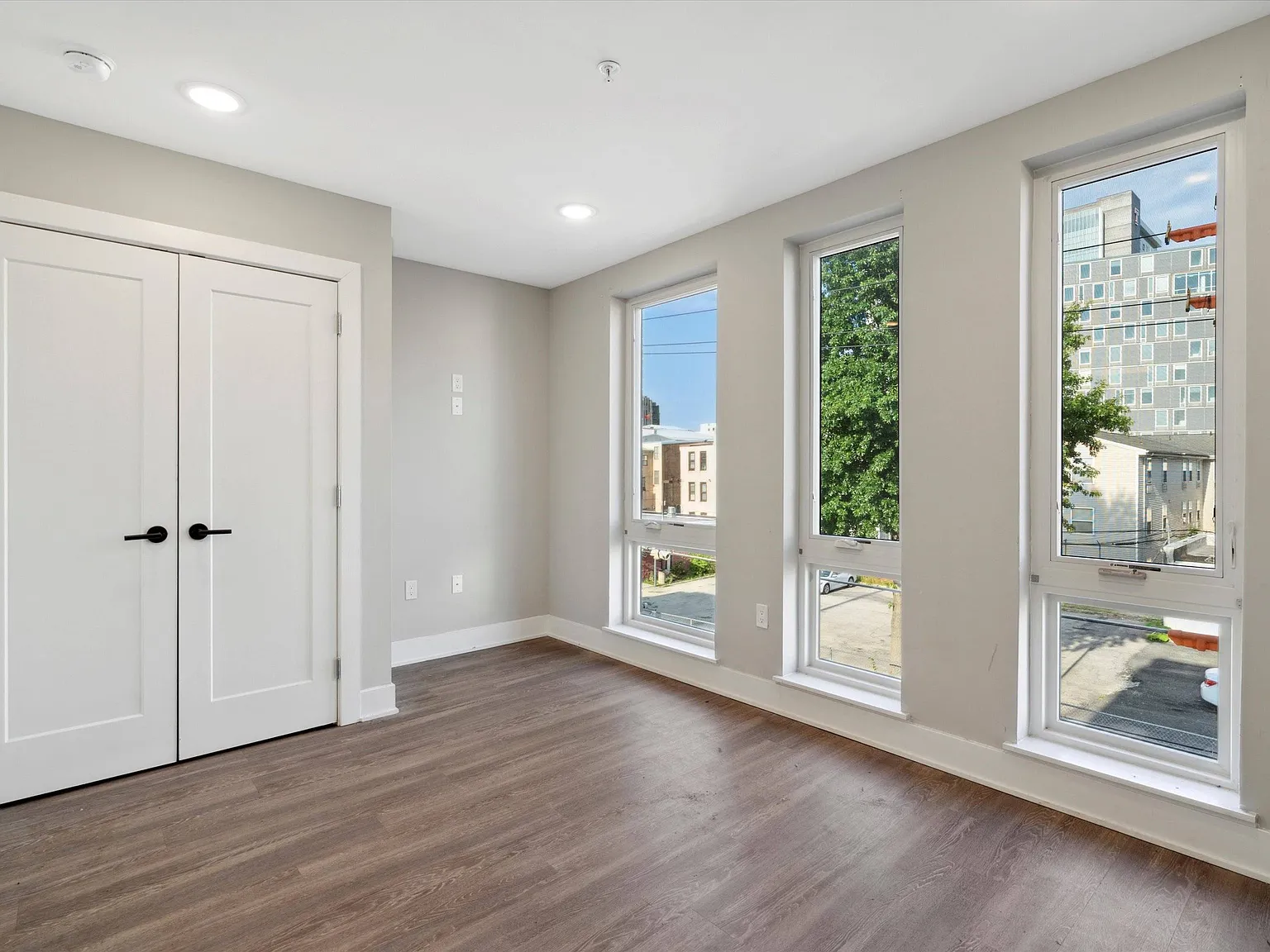 1618 N Sydenham St Unit B — Photo 2