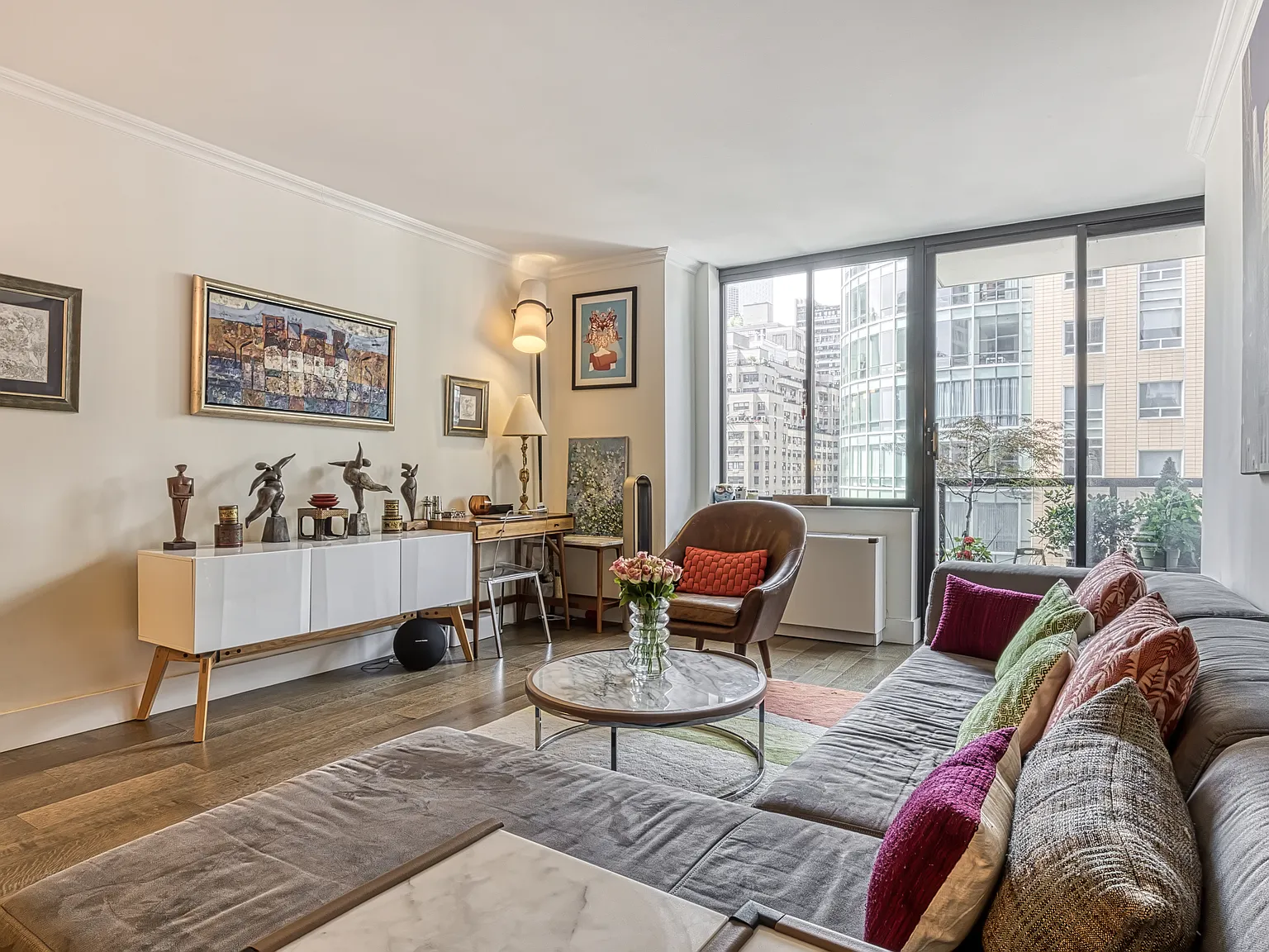 255 East 49th Street — Photo 2