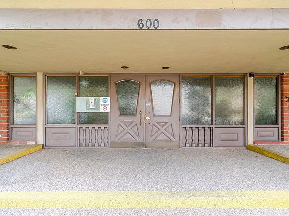 3rd image of 600 W Stocker St APT 319