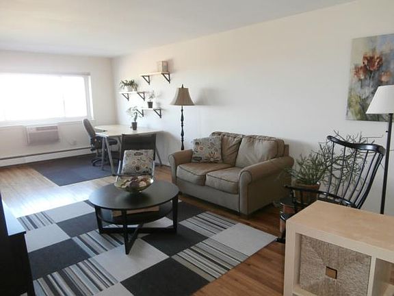 2nd image of 395 Westchester Ave APT 5J