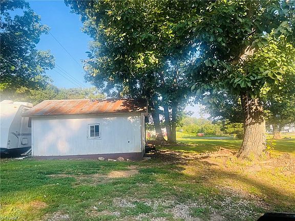 3rd image of 134 Stout Ln