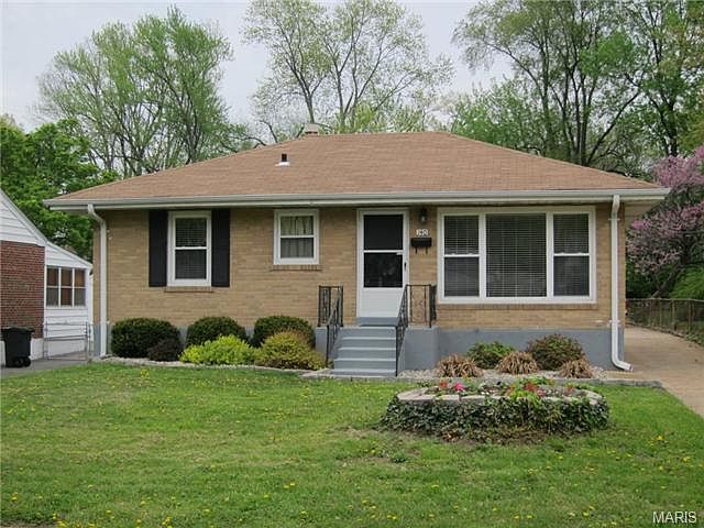 1st image of 140 De Smet Dr