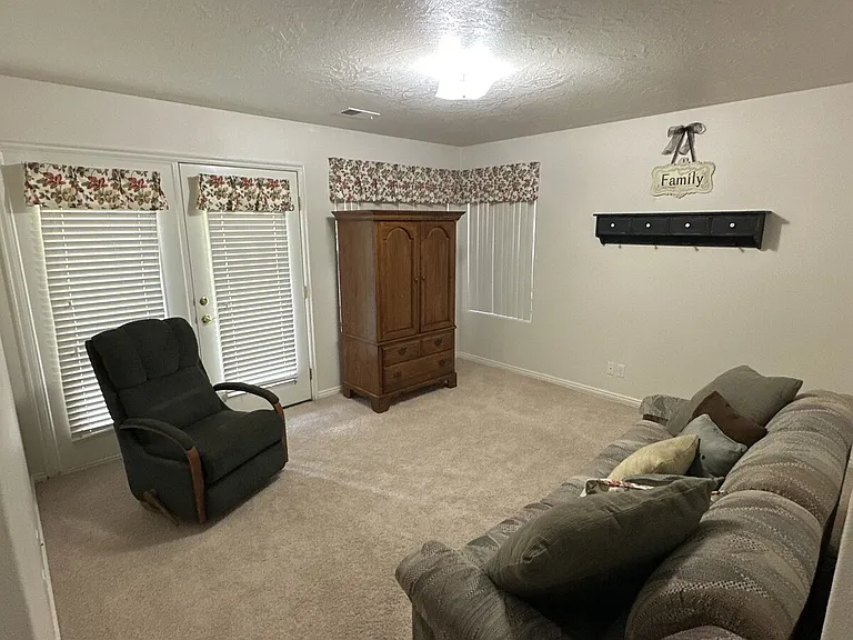 149 N Turnbury Ln — Photo 35