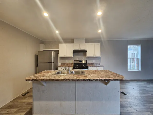 1906 Campus Dr, Saginaw, MI 48604