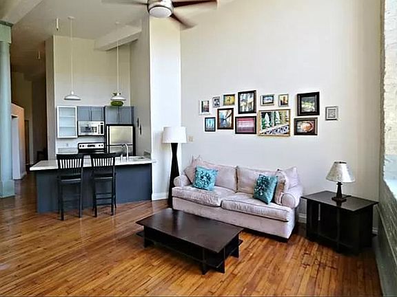 4th image of 920 Poeyfarre St APT 287