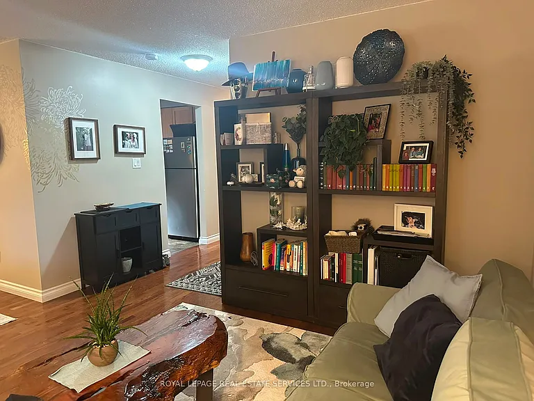 172 Queen St #UPPER — Photo 3