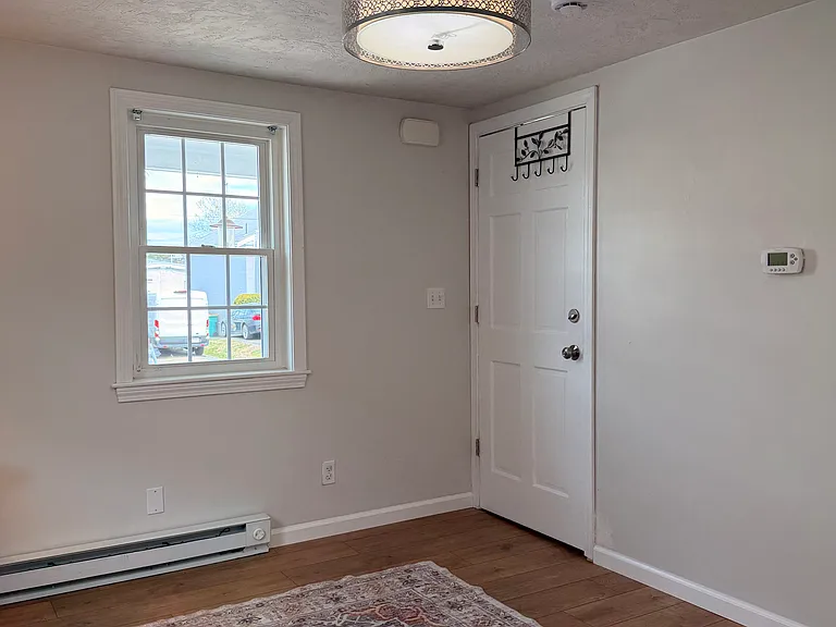 47 Vernon St E #1 — Photo 4