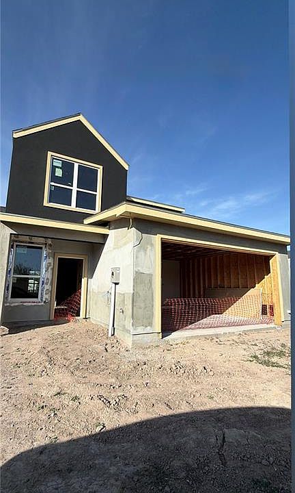 2nd image of 715 W Seminole Ave
