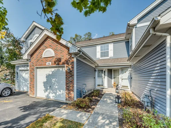 10 Stonegate Ct, Algonquin, IL 60102