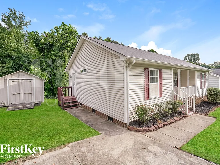 514 Three Oaks Dr — Photo 2