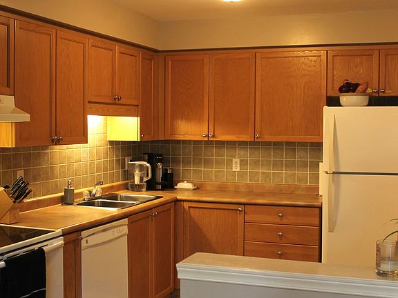 5th image of 151 Clairfields Dr E #41