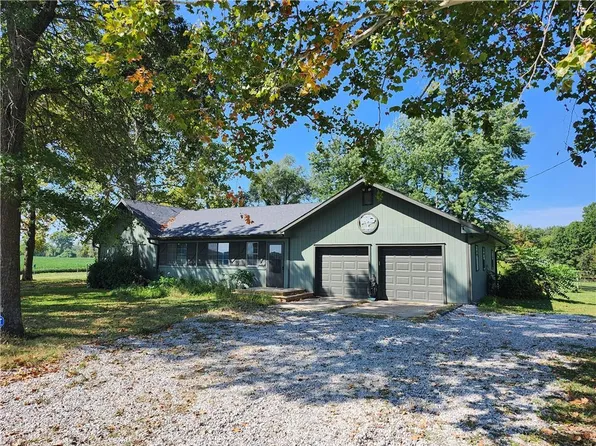 29814 S Hess Rd, Harrisonville, MO 64701