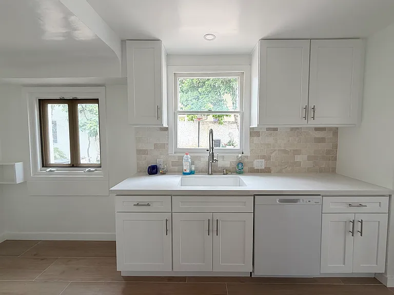 573 S Berkeley Ave — Photo 7