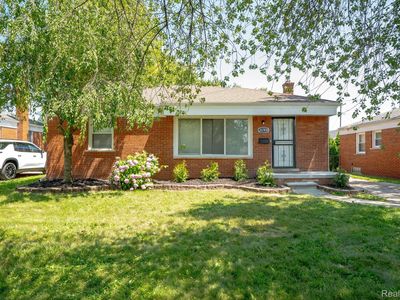 26308 Cubberness St, Saint Clair Shores, MI, 48081