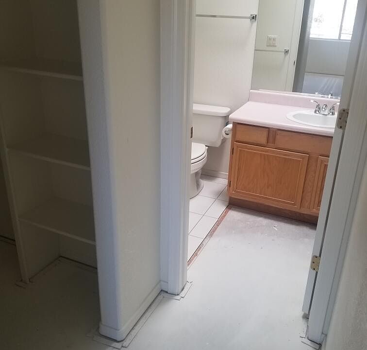 1st image of 3175 Daytona Ave