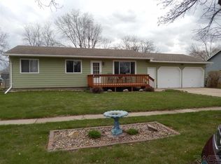 817 S Lakota Ave, Brandon, SD 57005