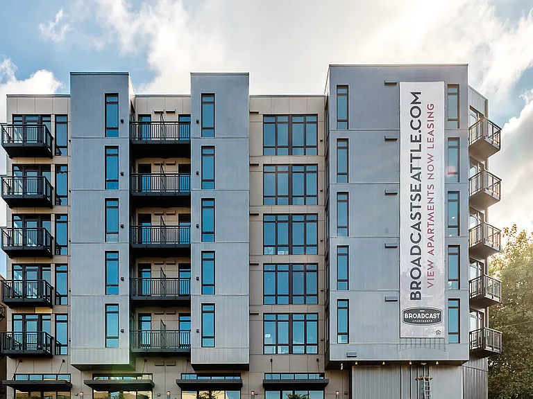 Broadcast Apartments — Photo 57