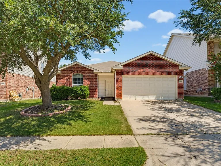 4105 Capstone Dr — Photo 1