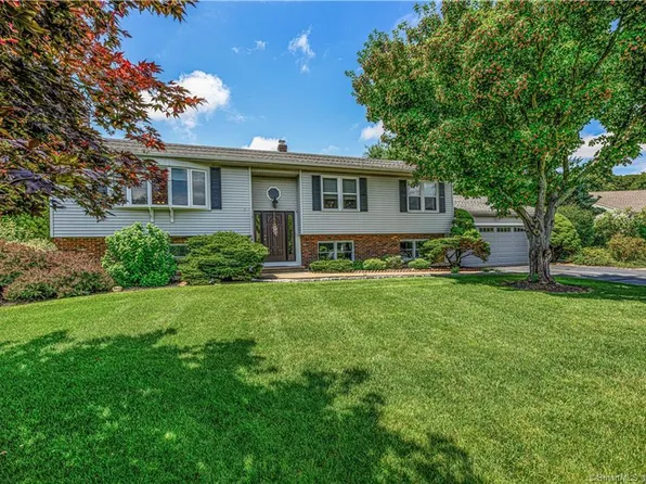 15 Katie Lane, North Haven, CT 06473