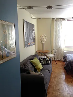 Rented by Sterling Holdings | media 110