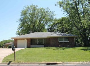 814 W Broadmoor St, Peoria, IL 61614